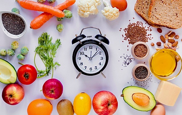 The Rise of Intermittent Fasting: Benefits and Risks